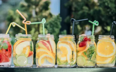 Le TOP 10 des ingrédients naturels pour aromatiser l’eau