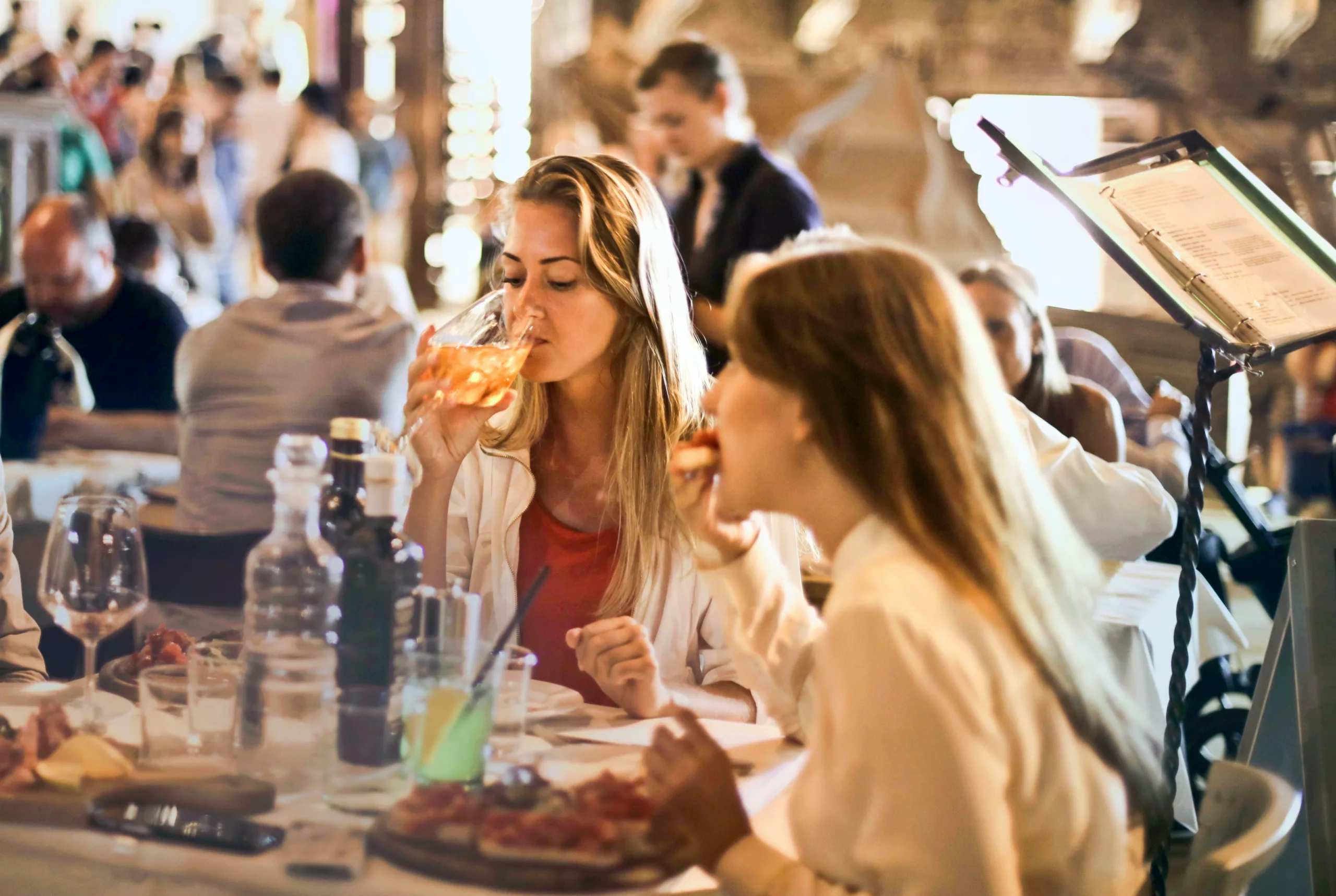 Manger sain à l’extérieur : stratégies efficaces pour rester équilibré : rôle, conseils et suivi personnalisé de PASCAL NOURTIER, NUTRITIONNISTE à BREST, QUIMPER, PARIS.